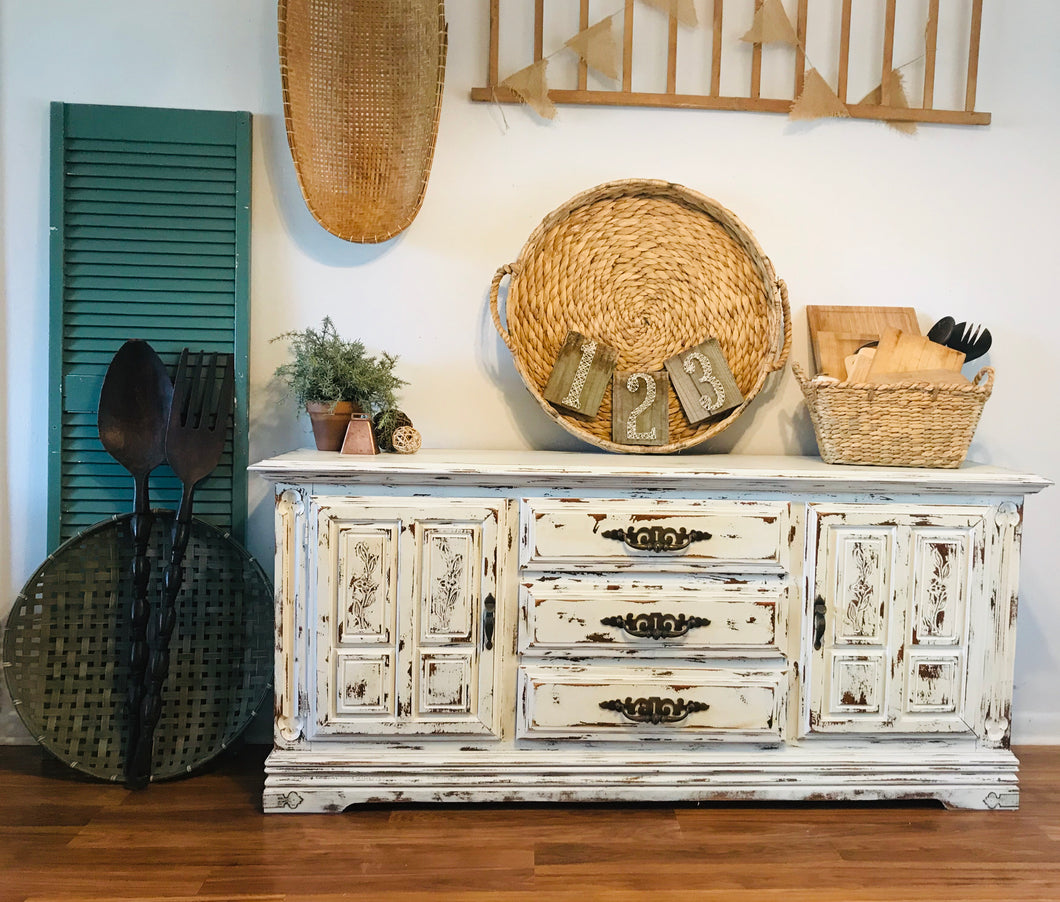 Shabby Chic Buffet Table