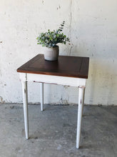 Load image into Gallery viewer, Cute Little Vintage End or Accent Table