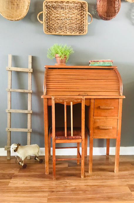 Adorable Vintage Handmade Roll Top Desk & Chair