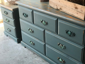 Pretty Coastal Dresser & Nightstand Set (2pc)