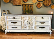 Load image into Gallery viewer, Gorgeous Vintage Farmhouse Bedroom Set