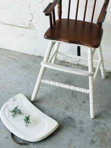 Darling Vintage Farmhouse Highchair