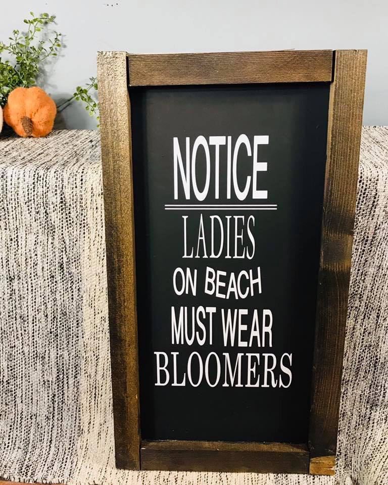 Notice beach sign