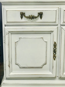 Beautiful Vintage Lighted China Cabinet