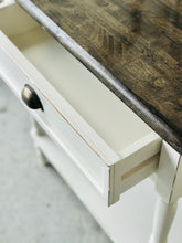 Load image into Gallery viewer, Perfect Farmhouse End or Accent Table