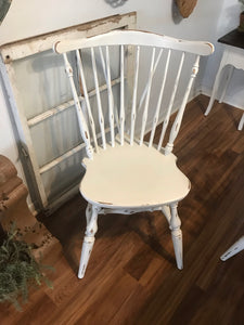 Beautiful Large Farmhouse Table & Chairs