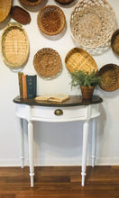 Load image into Gallery viewer, Beautiful Classic Entryway Table