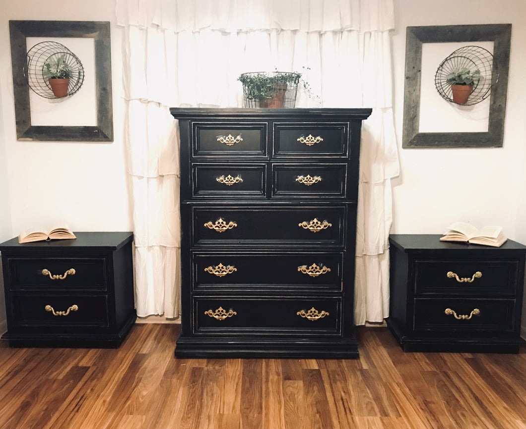 Stunning Onyx Black Bedroom Set