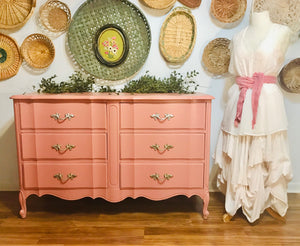 Beautiful Vintage French Provincial Dresser Set