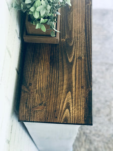 Adorable Farmhouse Cubby Shelf