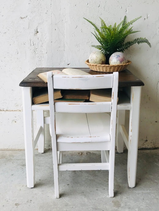 Adorable Vintage Farmhouse Kids Desk & Chair