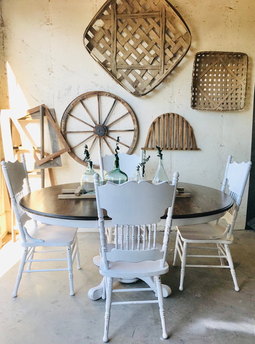 Gorgeous Vintage Farmhouse Table & Chairs