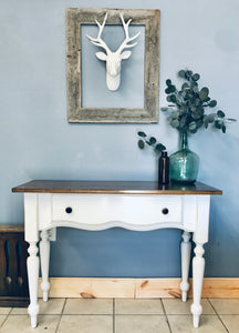 Perfect Farmhouse Entryway Table