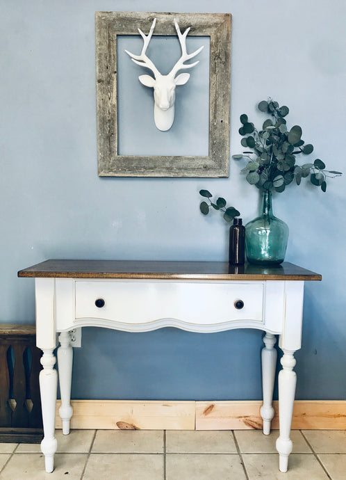 Perfect Farmhouse Entryway Table