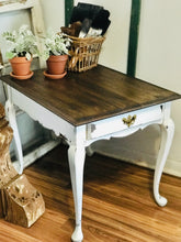 Load image into Gallery viewer, Classy Single Vintage End Table