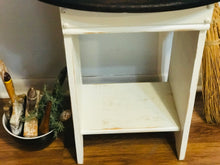 Load image into Gallery viewer, Adorable Single Farmhouse End Table