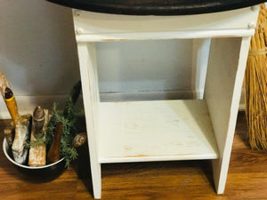 Adorable Single Farmhouse End Table