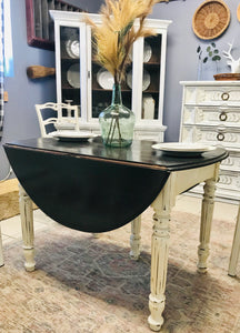 Beautiful Vintage Wood Table & Chairs