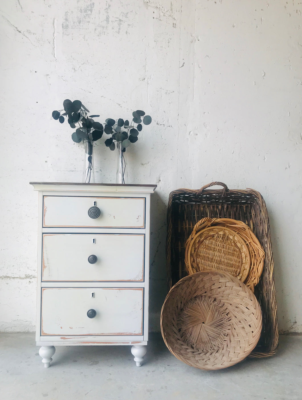 Chunky Single Farmhouse Nightstand