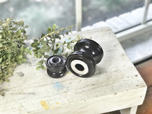 Load image into Gallery viewer, Vintage ceramic insulators (2)