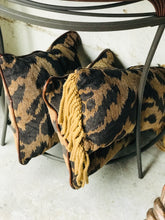 Load image into Gallery viewer, Amazing Wood Frame Leopard Loveseat &amp; Pillows