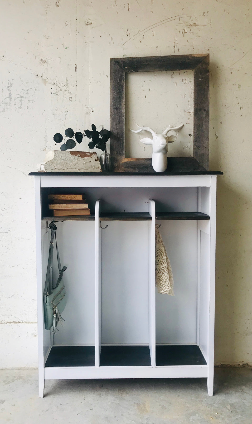 Perfect Farmhouse Mudroom Cubbies