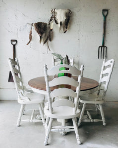 Beautiful Vintage Round Farmhouse Table & Chairs Set