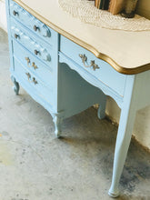 Load image into Gallery viewer, Pretty Vintage French Provincial Desk or Vanity