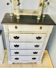 Load image into Gallery viewer, Beautiful Farmhouse Chest of Drawers