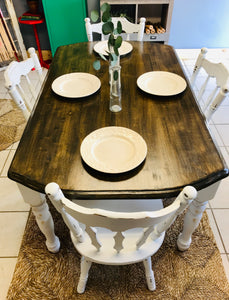 Perfect Rustic Farmhouse Table & Chairs