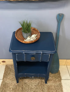 Beautiful Vintage French Provincial Single Nightstand