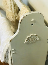 Load image into Gallery viewer, Adorable Vintage Wood Blanket Rack