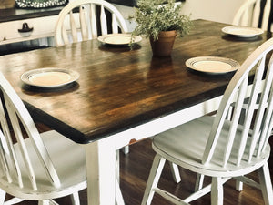 Stunning Farmhouse Table & Chairs