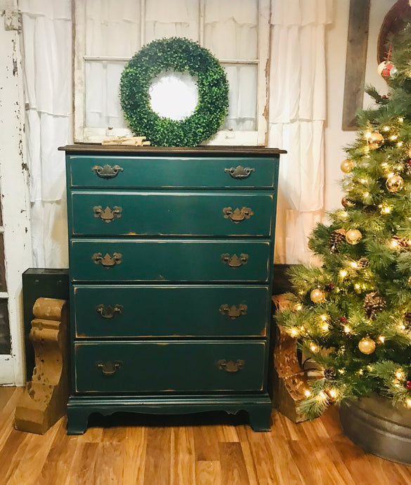 Elegant “Heywood Wakefield” Chest of Drawers