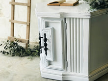 Load image into Gallery viewer, Pretty Vintage Hexagon Single End Table