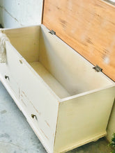 Load image into Gallery viewer, Farmhouse Wooden Blanket Chest