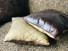 Load image into Gallery viewer, Amazing Wood Frame Leopard Loveseat &amp; Pillows