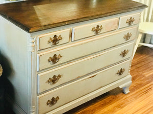 Pretty Wood Antique Dresser w/Mirror