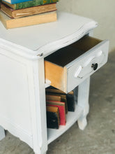 Load image into Gallery viewer, Adorable Vintage French Provincial Single Nightstand