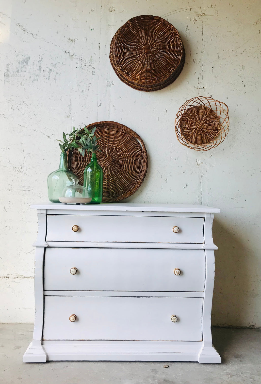 Unique & Curvy Short Chest of Drawers