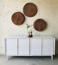 Load image into Gallery viewer, Beautiful Vintage MCM Buffet or TV Stand