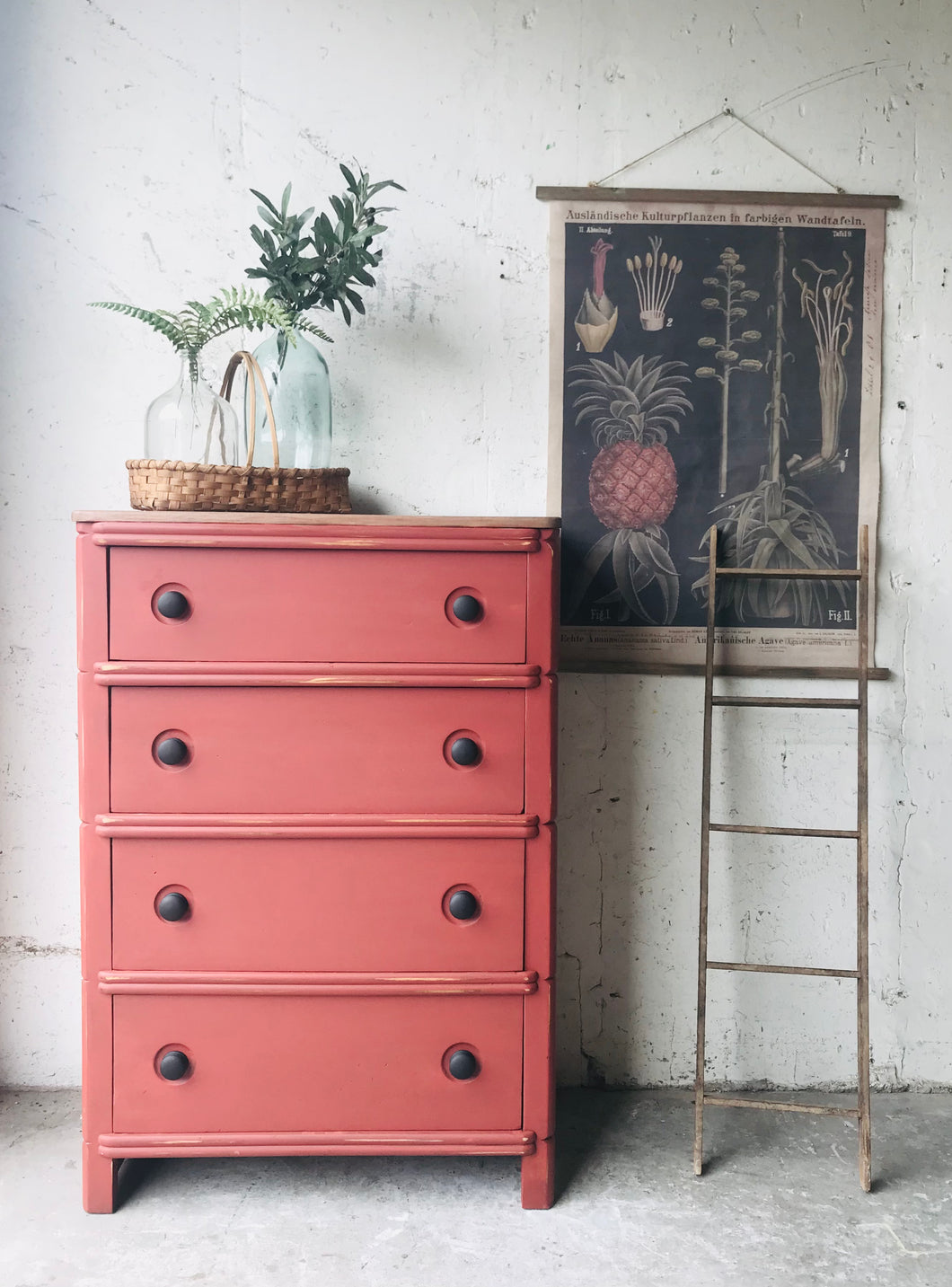 Cute Vintage Chest of Drawers