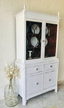 Load image into Gallery viewer, Beautiful Vintage China Cabinet