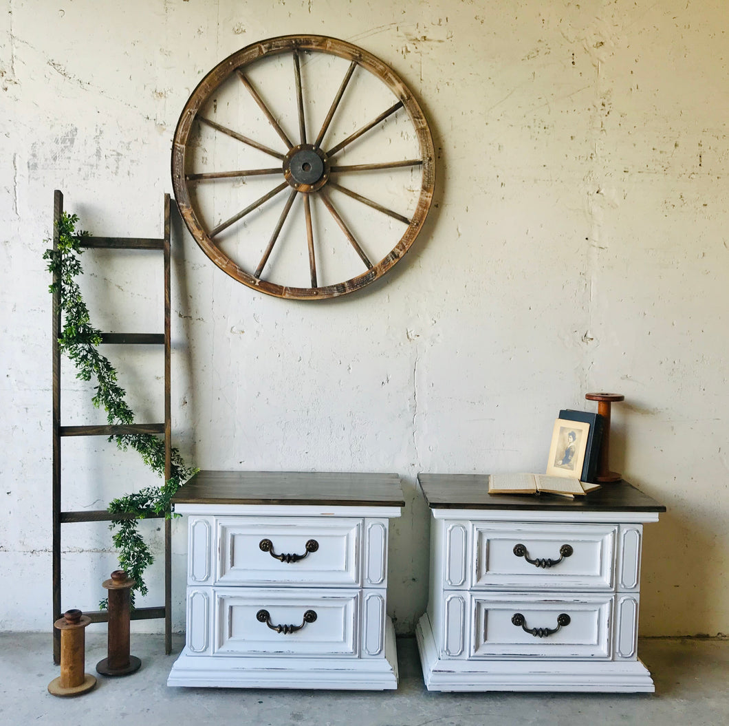 Pretty Vintage Farmhouse Nightstand Set (2)