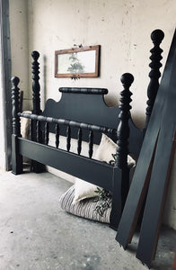 Stunning King Size Four Poster Bed Frame (Complete)