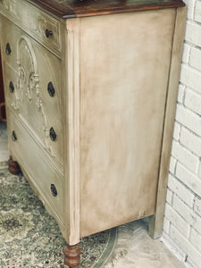 Stunning Antique Chest of Drawers