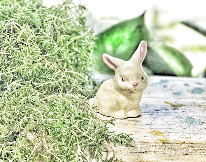 Vintage ceramic bunny