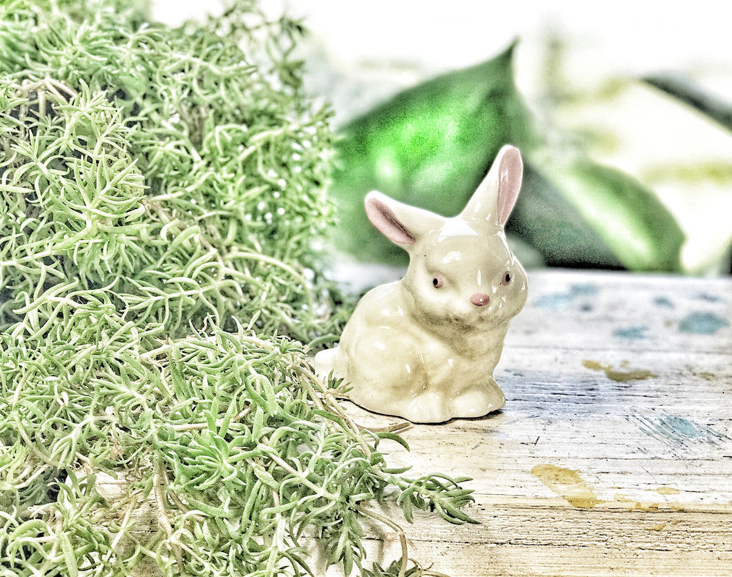 Vintage ceramic bunny