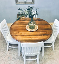 Load image into Gallery viewer, Gorgeous Farmhouse Round Table &amp; Chairs