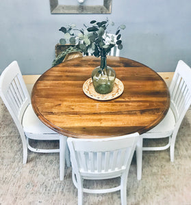 Gorgeous Farmhouse Round Table & Chairs